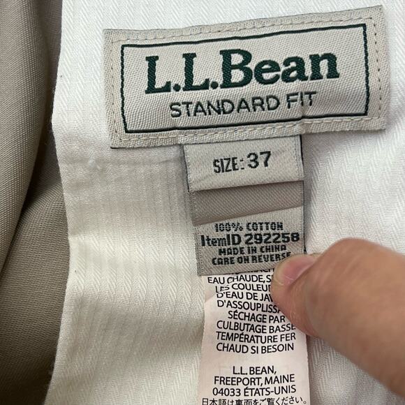 L.L. Bean Men's Khaki Pants Size 37 Standard Fit Flat Front Pockets Zip Fly - Picture 11 of 12